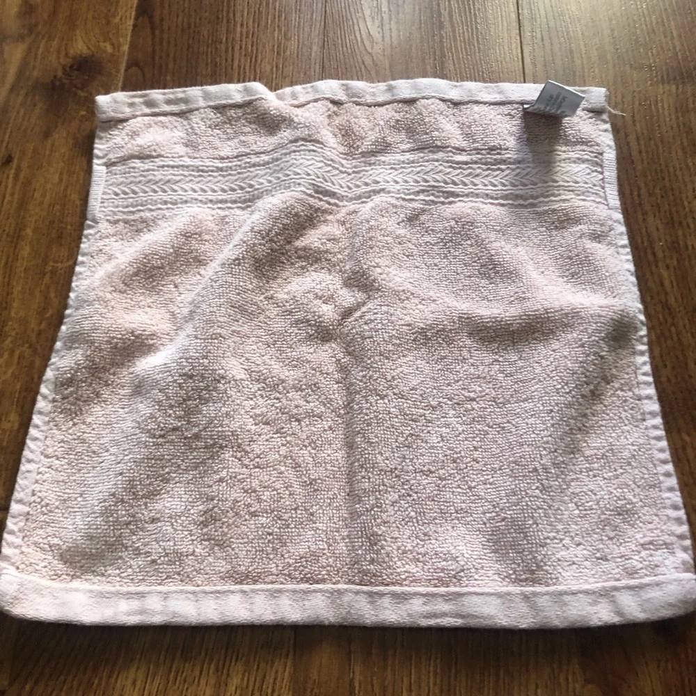 Pink heavy duty textured washcloth